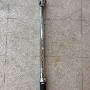 Husky 50 ft. / lbs. to 250 ft. / lbs. 1/2 in. Drive Torque Wrench