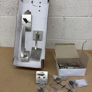 Kwikset San Clemente Low Profile Satin Nickel Single Cylinder Entry Door