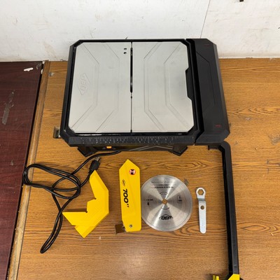 QEP 700XT 3/4 HP Wet Tile Saw with 7 in. Blade and Table Extension