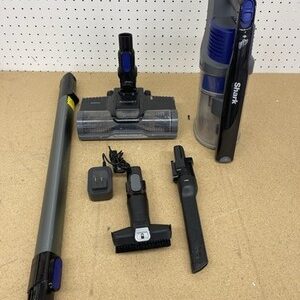 Shark Pet Pro Cordless Stick Vacuum Self Cleaning Brushroll PowerFins Multi
