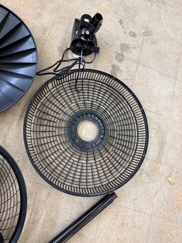 Lasko Cyclone 18" 3 Speed Oscillating Pedestal Fan Black Adjustable Height - Image 3