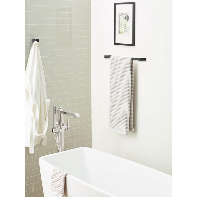 Amerock Monument 18 in. (457 mm) L Towel Bar in Matte Black - Image 3
