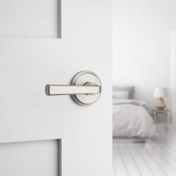 Kwikset Trafford Satin Nickel Reversible Round Straight Bed/Bath Door Handle - Image 2