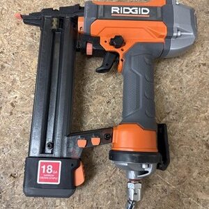 RIDGID Pneumatic 18-Gauge 1-1/2 in. Finish Stapler
