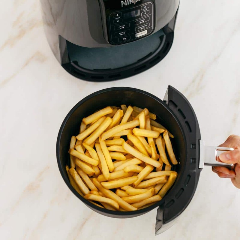 Ninja 4 qt Basket Air Fryer Black Gray Digital Controls for Dehydrate Roast - Image 1560
