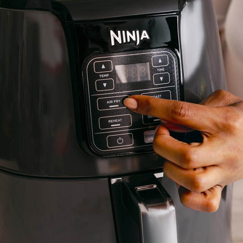 Ninja 4 qt Basket Air Fryer Black Gray Digital Controls for Dehydrate Roast - Image 1562