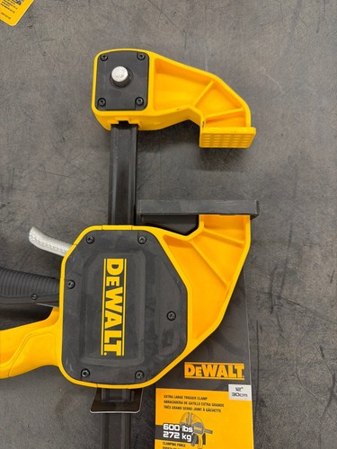 DEWALT 12 in. 600 lb. Trigger Clamp w/3.75 in. Throat Depth Missing Clamp jaw - Image 2