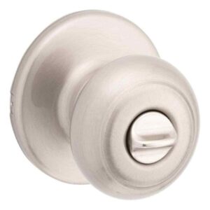 Kwikset Cove Satin Nickel Privacy Door Knob with Lock for Bedroom or Bathroom