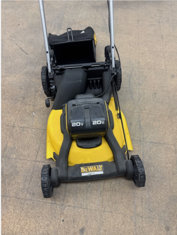 DEWALT 2x20V MAX 21 in. Cordless Battery Powered Push Lawn Mower Kit TOOL ONLY