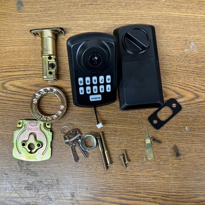 Kwikset Powerbolt 250 Matte Black Electronic Deadbolt with 10-Button Keypad - Image 2