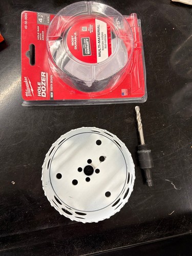 Milwaukee 4-1/2 in. HOLE DOZER Bi-Metal Hole Saw, 3/8 in. Arbor, Pilot Bit