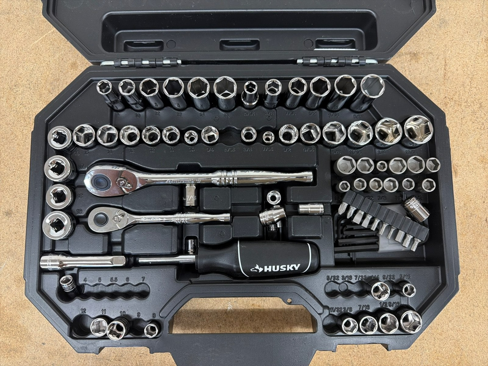 Husky 94-Piece SAE/Metric Mechanics Tool Set 1/4" & 3/8" Drive with Case READ - Image 6
